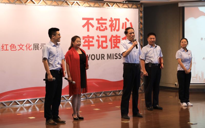 陜鼓集團綜合能源事業(yè)部黨支部表演的節(jié)目接地氣，受好評.jpg